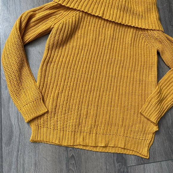 Crewneck pullover jacket tops 3 top sweater bundle - Picture 7 of 7